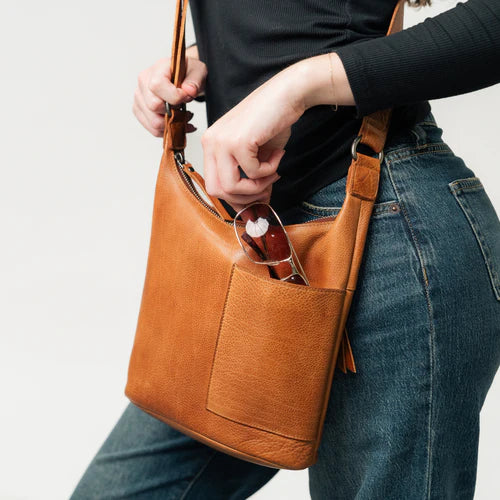 Kari Leather Crossbody - Black