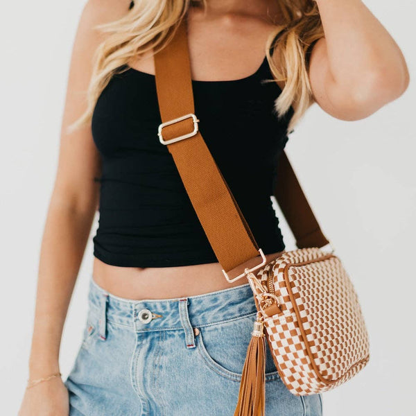 Woven Willow Camera Crossbody Bag - Checkered Tan