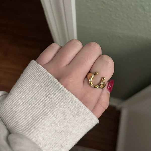 The Town Horseshoe Ring